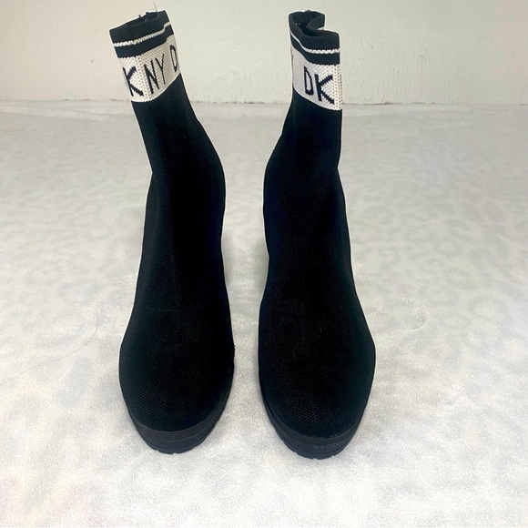 DKNY Tessa Knitted Sock Ankle Boots White Logo Band Block Heel Pull On Size 8M - Picture 4 of 9